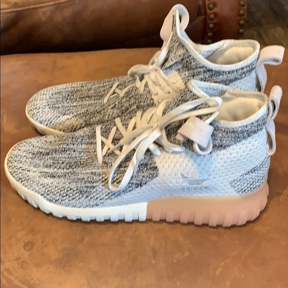 Adidas shoes - Picture 2 of 4